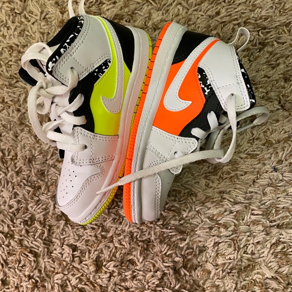 Jordans sneakers in toddler boy size 9